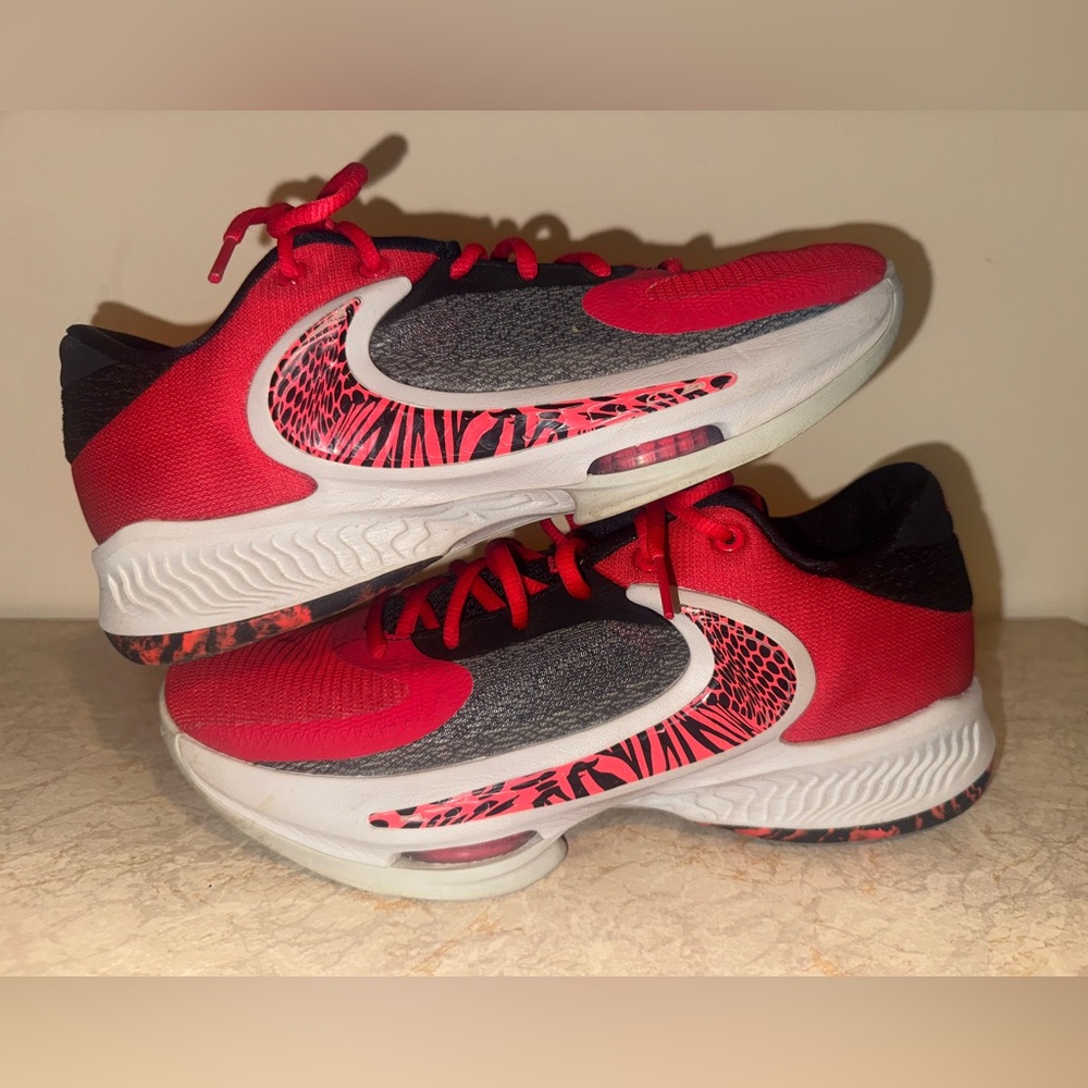 Giannis Zoom Freak 4-Nike Red and Black Sneakers